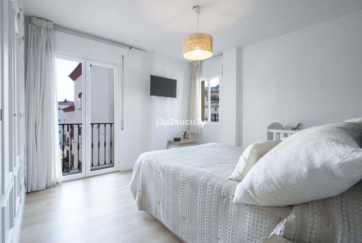 Image No.15-3 Bed Apartment for sale