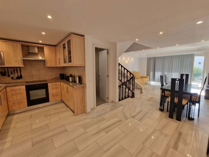 Image No.10-3 Bed Townhouse for sale