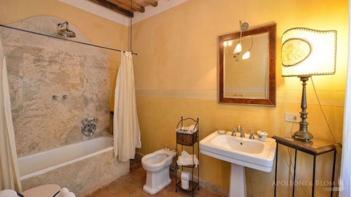 Image No.16-Appartement de 16 chambres à vendre à Montepulciano