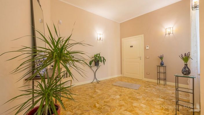 Image No.22-4 Bed Apartment for sale