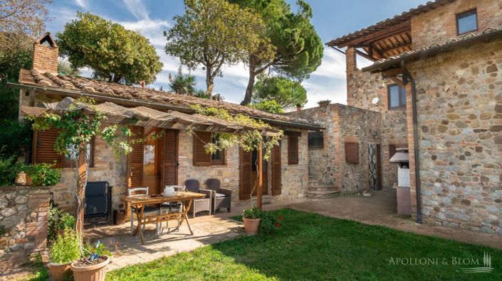 Image No.9-8 Bed Apartment for sale