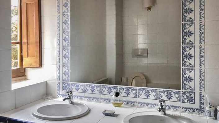 Image No.22-6 Bed Apartment for sale