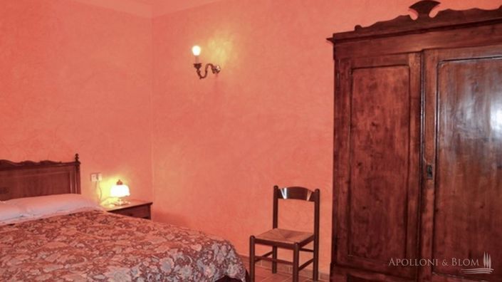 Image No.11-8 Bed Apartment for sale