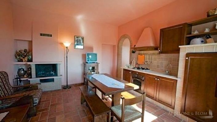 Image No.4-8 Bed Apartment for sale