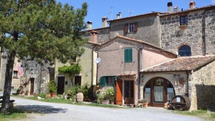 Image No.8-8 Bed Apartment for sale