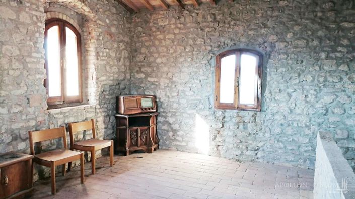 Image No.2-13 Bed Vineyard for sale