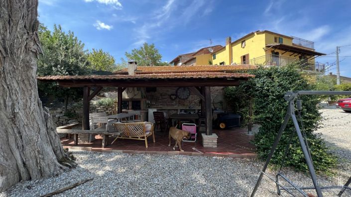 Image No.10-12 Bed Apartment for sale