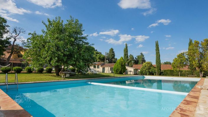 Image No.16-12 Bed Apartment for sale