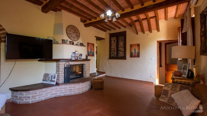 Image No.20-12 Bed Apartment for sale