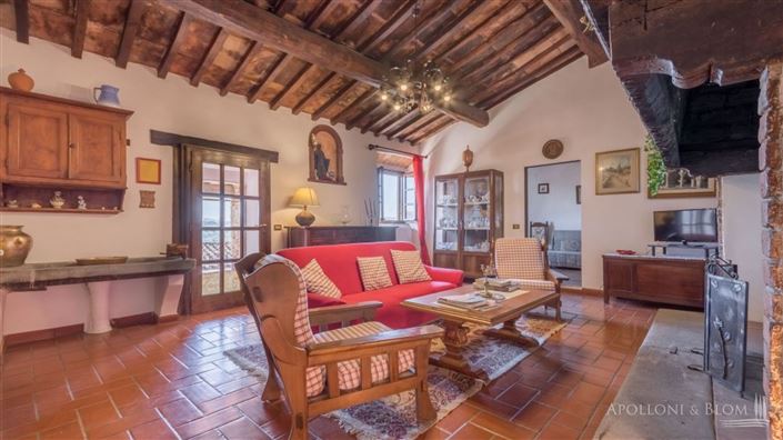 Image No.10-6 Bed Apartment for sale