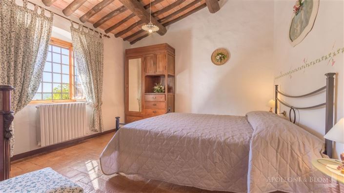 Image No.17-6 Bed Apartment for sale