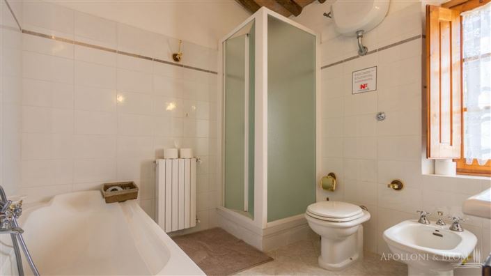 Image No.18-6 Bed Apartment for sale