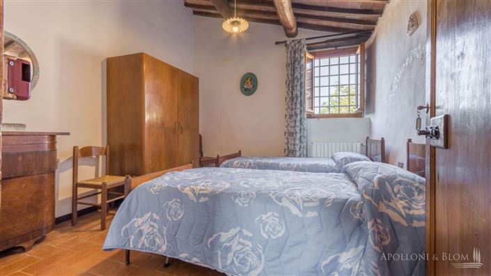 Image No.20-6 Bed Apartment for sale