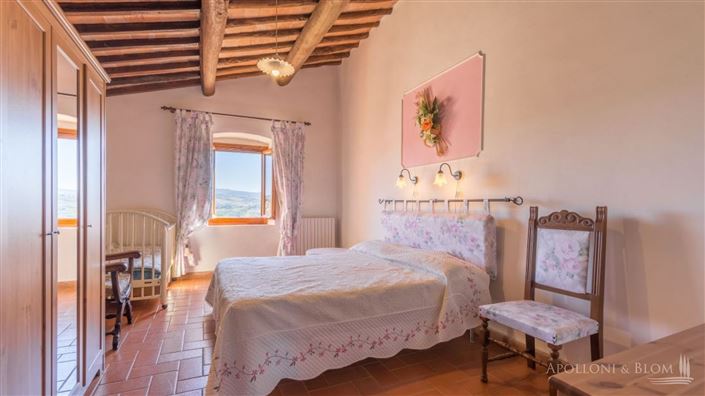 Image No.21-6 Bed Apartment for sale