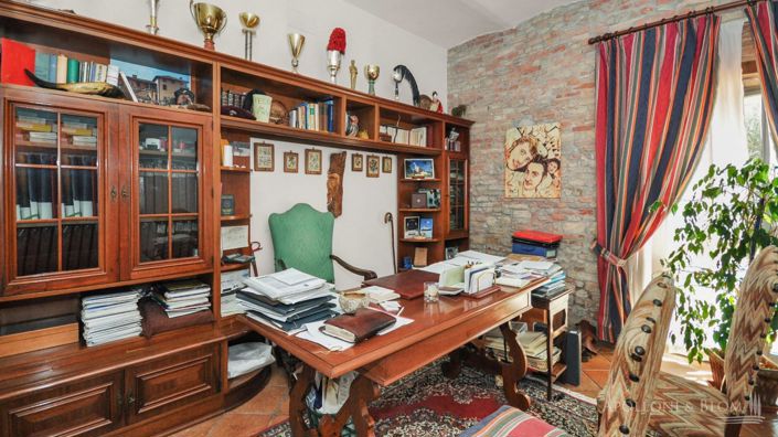 Image No.11-7 Bed Villa for sale