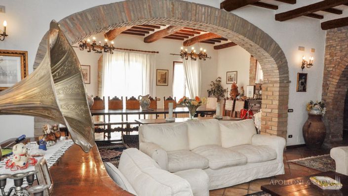 Image No.12-7 Bed Villa for sale