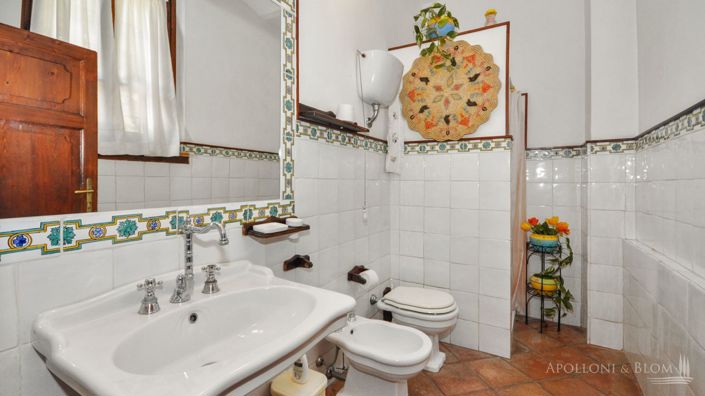 Image No.13-7 Bed Villa for sale