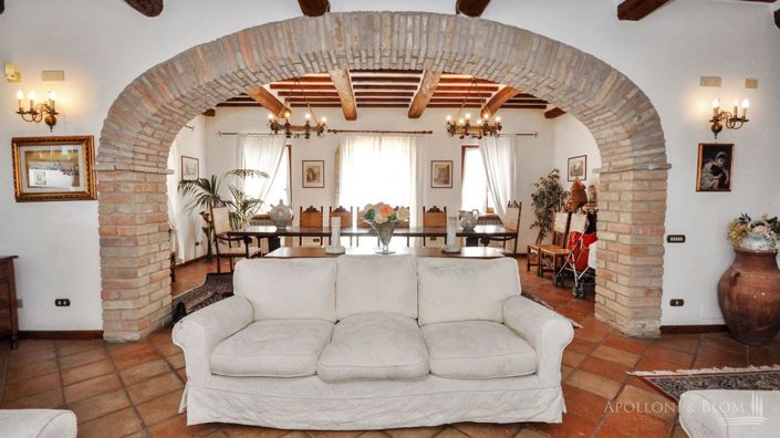 Image No.22-7 Bed Villa for sale