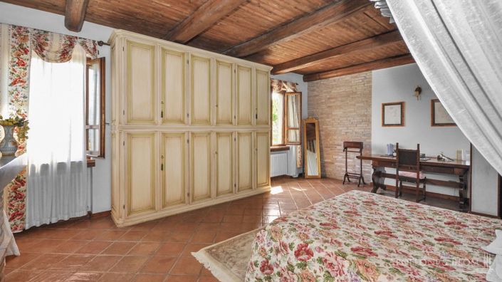 Image No.25-7 Bed Villa for sale