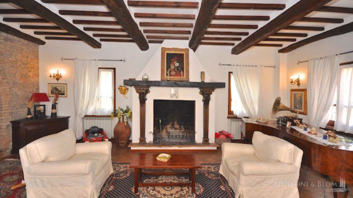 Image No.3-7 Bed Villa for sale