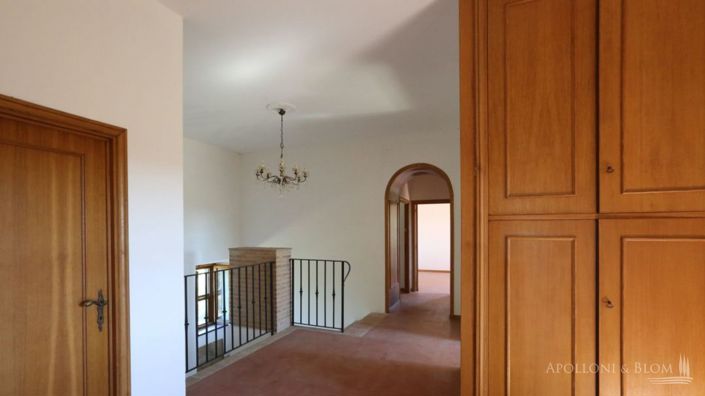 Image No.13-6 Bed Apartment for sale