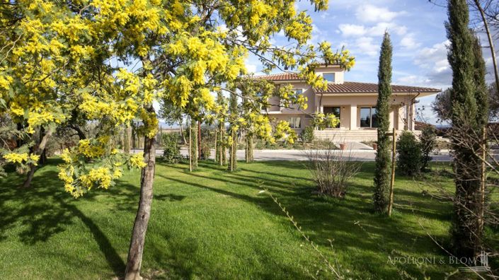 Image No.10-7 Bed Villa for sale