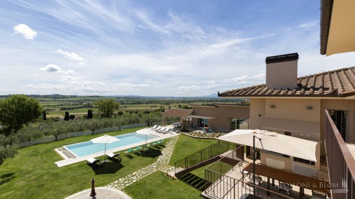 Image No.14-7 Bed Villa for sale