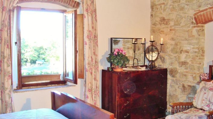 Image No.30-19 Bed Apartment for sale