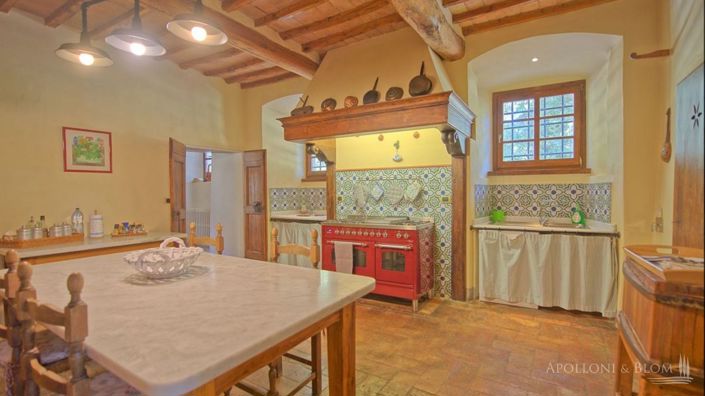 Image No.8-7 Bed Apartment for sale