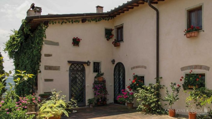 Image No.3-11 Bed Apartment for sale