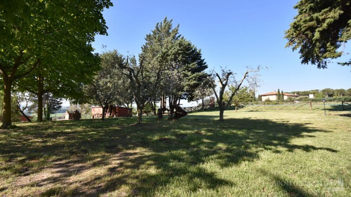 Image No.16-16 Bed Apartment for sale