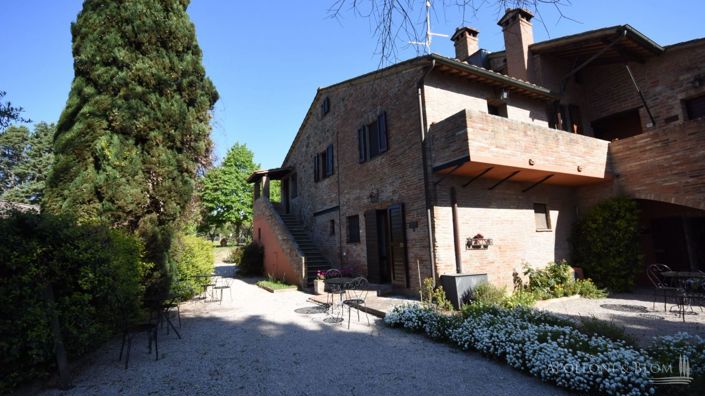 Image No.8-16 Bed Apartment for sale