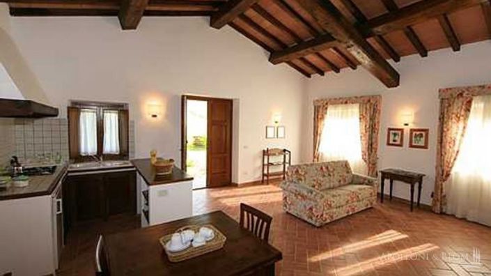 Image No.17-11 Bed Apartment for sale