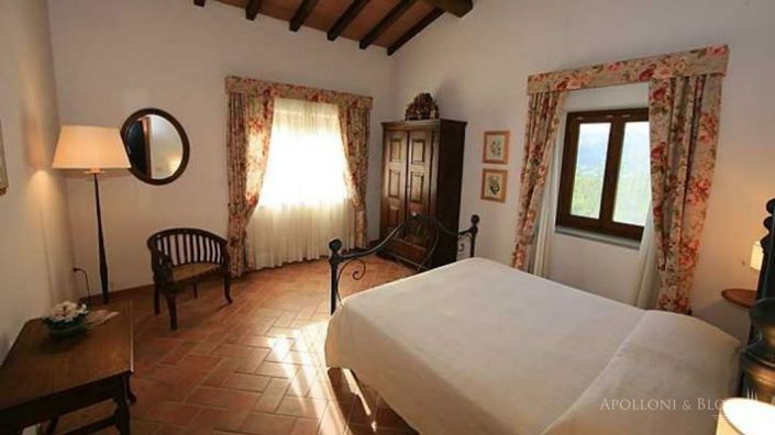 Image No.18-11 Bed Apartment for sale