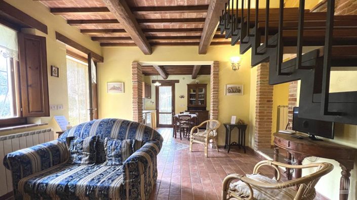 Image No.2-Maison de campagne de 3 chambres à vendre à Castiglione del Lago