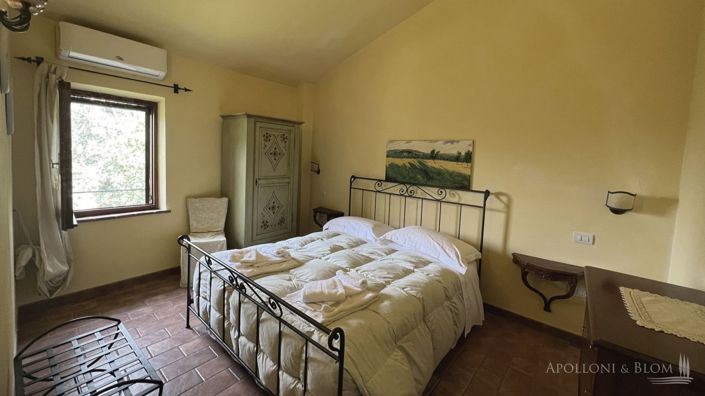 Image No.24-Maison de campagne de 3 chambres à vendre à Castiglione del Lago