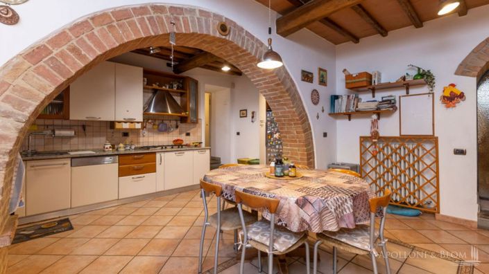 Image No.10-5 Bed Apartment for sale