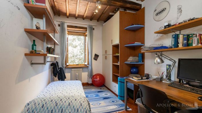 Image No.23-5 Bed Apartment for sale