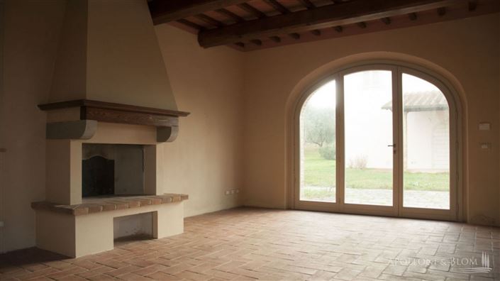 Image No.4-7 Bed Apartment for sale