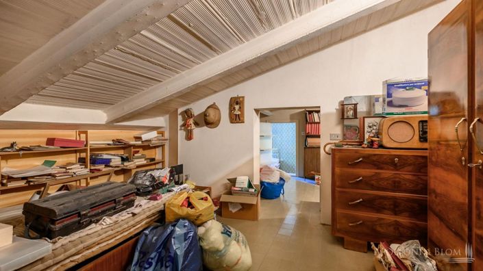 Image No.13-5 Bed Country House for sale