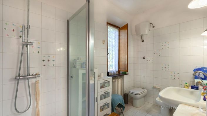 Image No.17-5 Bed Country House for sale