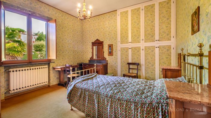 Image No.8-5 Bed Country House for sale