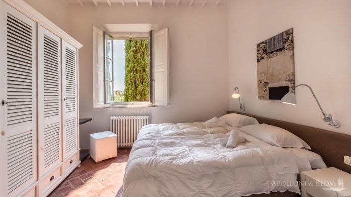 Image No.14-8 Bed Apartment for sale