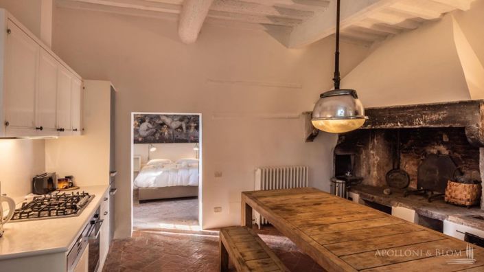 Image No.4-8 Bed Apartment for sale