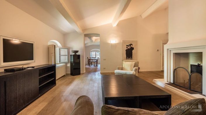 Image No.7-8 Bed Apartment for sale