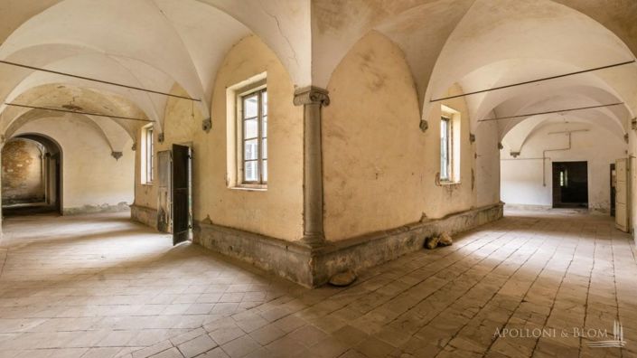 Image No.11-10 Bed Apartment for sale