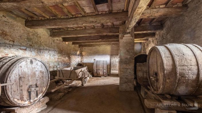 Image No.23-10 Bed Apartment for sale