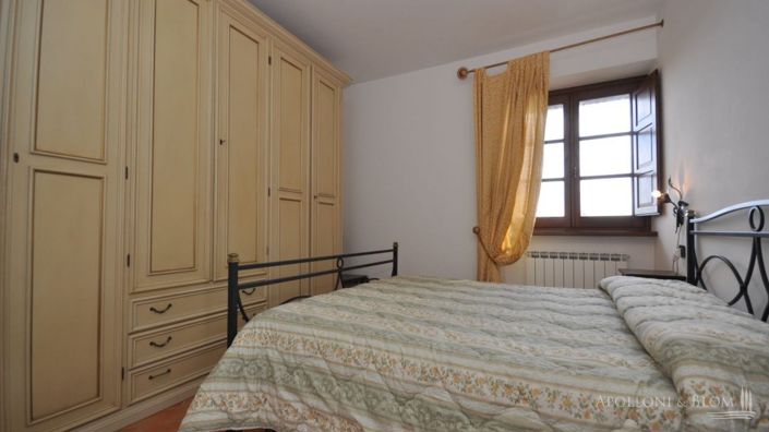 Image No.18-11 Bed Apartment for sale