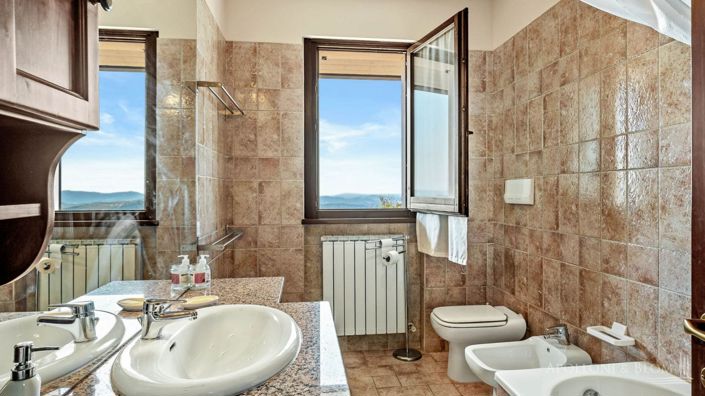 Image No.30-Villa de 4 chambres à vendre à Pérouse