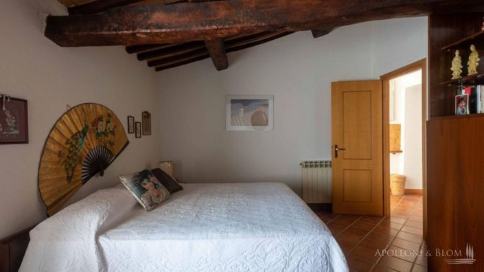 Image No.21-5 Bed Apartment for sale